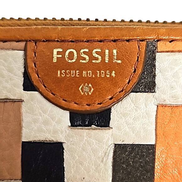 Fossil Issue No.1954 Weaved Cow Hide Leather Zip Around Multi Color Wristlet - Picture 6 of 9